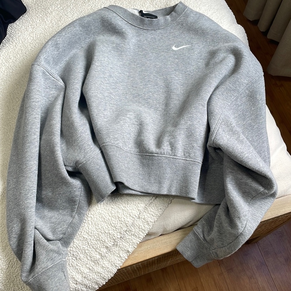 Nike cropped hoodie